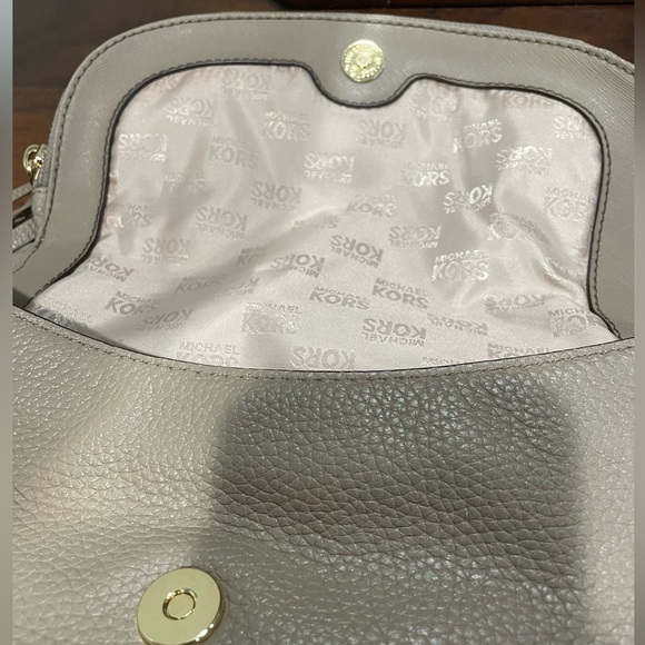 Michael Michael Kors Bedford Tassel Pebbled Leather Shoulder Bag in Taupe - Picture 9 of 10